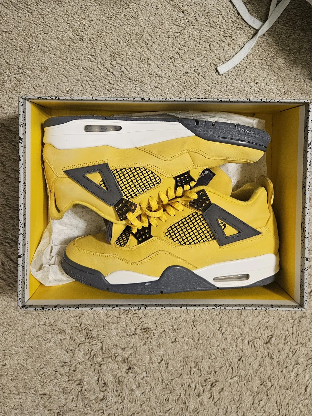 Retro Jordan 4's Lighting